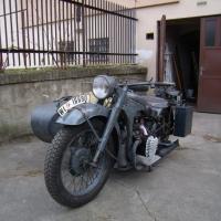 BMW R-12